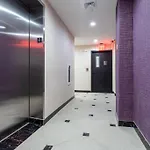 Hotel Ninety Five Fordham / St. Barnabas Hospital