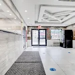 Ninety Five Fordham / St. Barnabas Hospital Hotel 4*