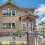 Modern Cozy 3br Just 10 Mins From Jfk!