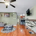 Modern Cozy 3br Just 10 Mins From Jfk! * New York