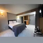 Hotel Henny