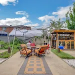Modern Cozy 3br Just 10 Mins From Jfk! Holiday home *