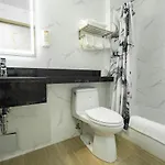 Hotel Ninety Five Near Parkchester Hotel