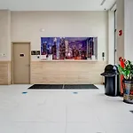 Hotel Ninety Five Near Parkchester 4*