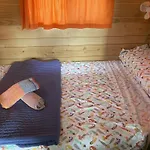 Chalet 60s Surf Camper With Nyc Skyline View In Rockaway