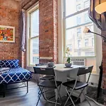 Apartment Hello Broadway