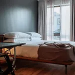 Dutch House Hotel *