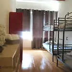 Jazz On The Park Hostel