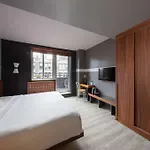 Henri 4* New York