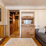 1899 Historic Luxury Brooklyn Brownstone Apartment *