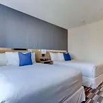 Microtel By Wyndham Long Island 3* New York