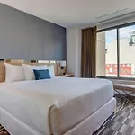 Microtel By Wyndham Long Island Hotel 3*