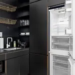 Placemakr Street Aparthotel