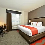 Hotel Fairfield & By Marriott Staten Island 3*