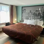 Hotel Super 8 By Wyndham Brooklyn Williamsburg