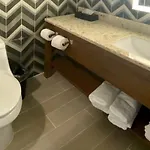 Hotel Super 8 By Wyndham Brooklyn Williamsburg