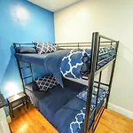 Hello Broadway Apartment *