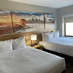 Days Inn & Suites By Wyndham Jamaica Jfk Airport