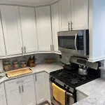 Renovated Jacuzzi Tub Nyc-lga-jfk Washer-dryer Apartment