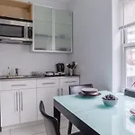 Un Place Apartment New York