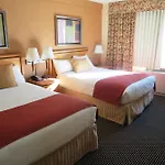 The Skyline Hotel 3*