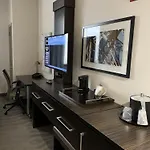 Hotel Fairfield & By Marriott Staten Island New York