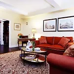 Hotel Plaza Athenee