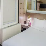 Shocard Broadway, Times Square 3*