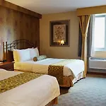 Western Queens Court 3* New York