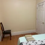 Guest house A Pleasant In Queens