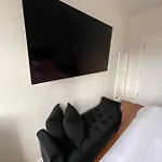 1br In Sunnyside 15 Min To Manhattan