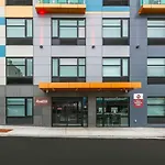 Western Executive Residency Bronx 3*