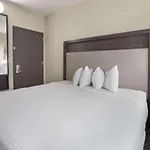 Western Executive Residency Bronx Hotel