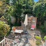 Artsy Elegant 4-Br Townhouse Quiet Brooklyn Block