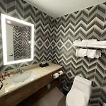 Super 8 By Wyndham Brooklyn Williamsburg Hotel New York