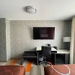 Super 8 By Wyndham Brooklyn Williamsburg