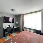 Super 8 By Wyndham Brooklyn Williamsburg 2*