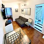 Stunning two bed apt Hells Kitchen