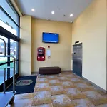 Super 8 By Wyndham Brooklyn Williamsburg