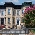 Lovely 2 Bedroom In The Hearts Of Crown Heights