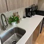 Urban Jungle Oasis In Queens! Homestay *