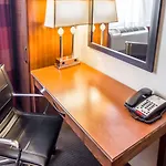 Sleep Long Island - Manhattan View 3* New York