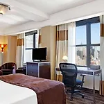 New Yorker By Lotte Hotel