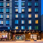 Hotel Fairfield & By Marriott Queens/queensboro Bridge New York