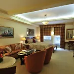 Lombardy Aparthotel 4*