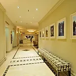Lombardy Aparthotel 4*