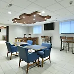 Hotel Country & By Radisson, Staten Island New York