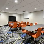 Country & By Radisson, Staten Island 3*