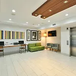 Country & By Radisson, Staten Island 3*
