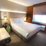 Hotel Country & By Radisson, Staten Island